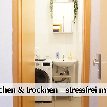 Helle Altbau Mit Kingsize Bett, Smart-tv, Nobilia Kueche - Nur Ein Kurzer Spaziergang In Altstadt Und Zum Domplatz - Kostenlose Parkplaetze In Den Umliegenden Strassen - Ausgewaehlte Tipps Fuer Inklusive Appartement Erfurt
